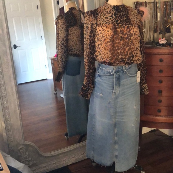 Free People Dresses & Skirts - ♥️LAST ONE♥️ Free People Denim Skirt